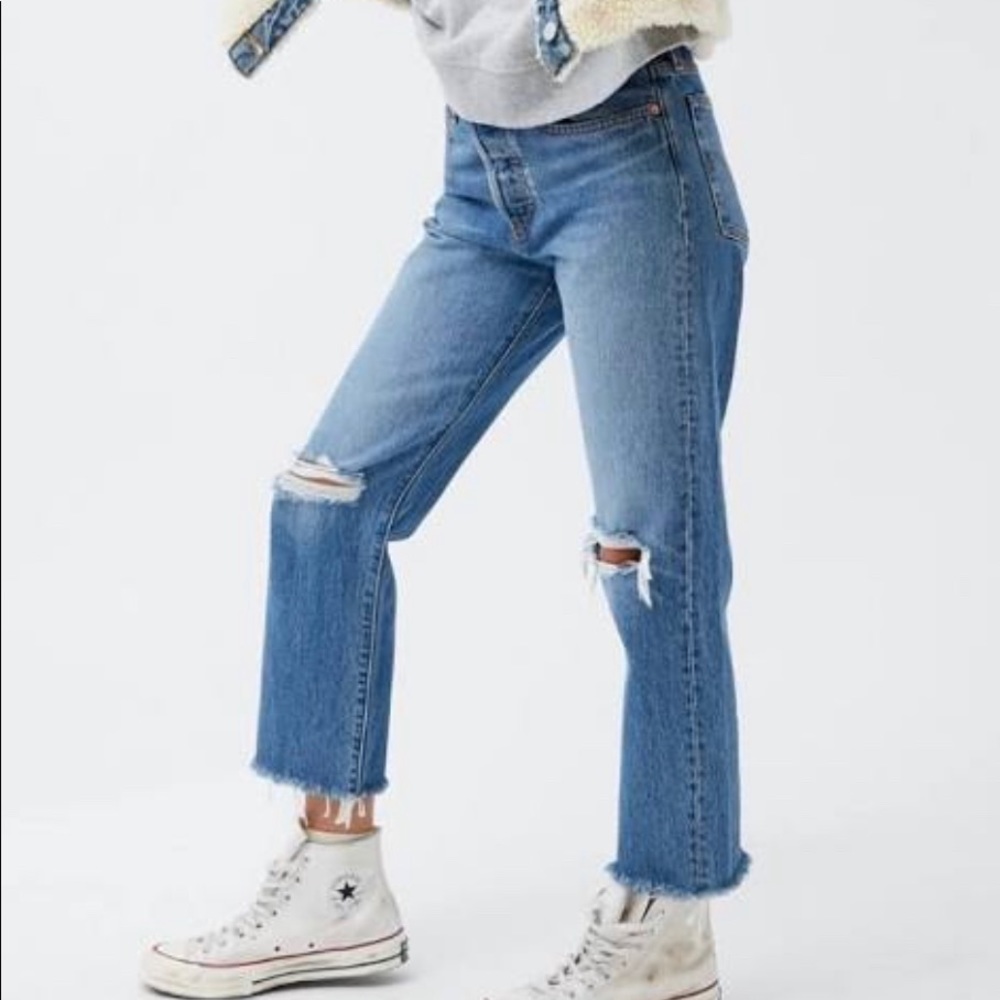 Levi’s wedgie straight distressed jeans